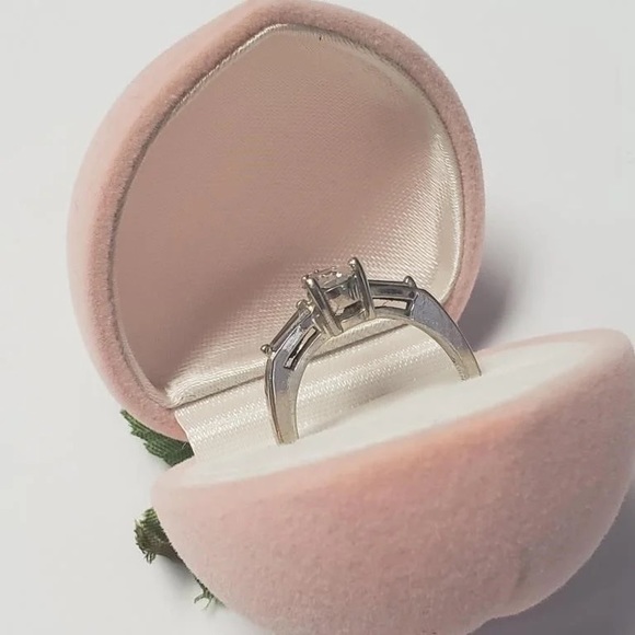 Silver CZ Ring - Picture 4 of 6